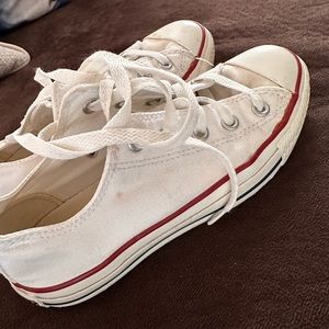 Converse tennis shoes